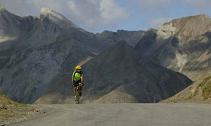 Algerian wins first leg of Libyan international cycling tour