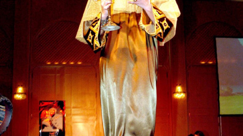 “حلاقات وبڤارة” ضمن لجان تحكيم مسابقات ملكات الجمال في الجزائر