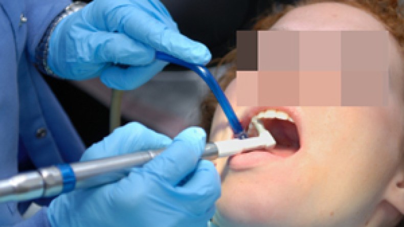 “جراحو الأسنان أول مصدر للإصابة بالكبد الفيروسي بالجزائر”