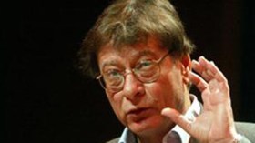 محمود درويش..الشاعر الذي تمنى أن يكون ماسح أحذية في الجزائر