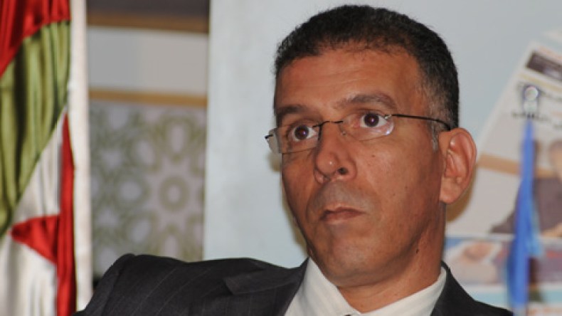 حفيظ دراجي رئيسا شرفيا لمشروع خيري أطلقه شباب الفايسبوك