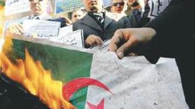 Une commission d’enquête sur l’affaire du drapeau algérien brûlé au Caire