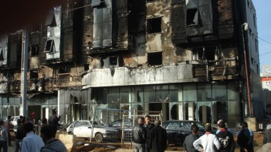 800 youngsters in Algiers work in coordination with security services to stop riots: 110 youngsters arrested, 320 security men wounded and 26 police stations destroyed