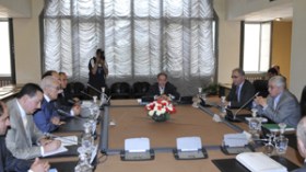 سياسيون ينتقدون بطء وتيرة الإصلاحات ويحذرون من الدخول الاجتماعي