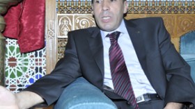 تكتل من 14 حزبا سياسيا يدفع بمذكرة حول الإصلاحات السياسية