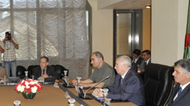 علي هارون يفاجئ هيئة بن صالح بإرسال مقترحاته دون حضوره