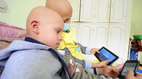 الجيل الثالث والرابع يخففان آلام أطفال السرطان ويعيدهم لدفئ العائلة