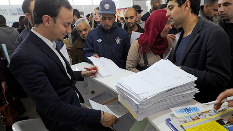 الحكومة “تفاوض” 1200 رجل أعمال لتوظيف 5 ملايين جزائري!