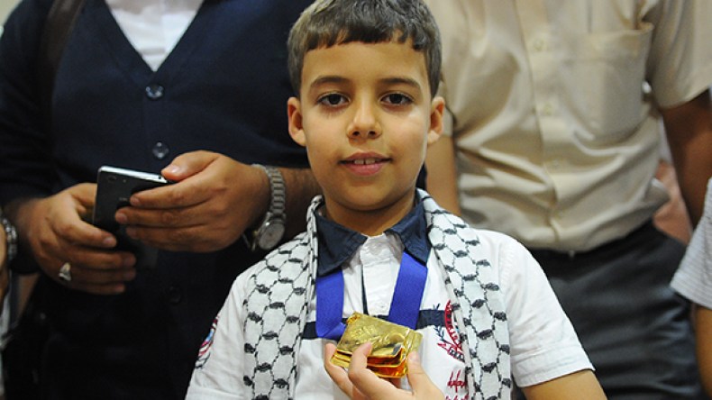 شقيقة نابغة القراءة العربية حفظت المعلقات العشر وهي في السادسة