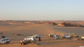 توقيف مهربين واسترجاع أسلحة حربية بالصحراء