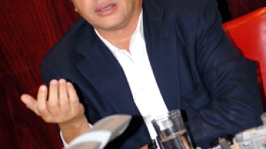 Le PDG d’Orascom entend mettre les points sur les « i »