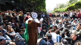 إصابة 8 طلبة و4 من رجال الشرطة في مسيرة أمس