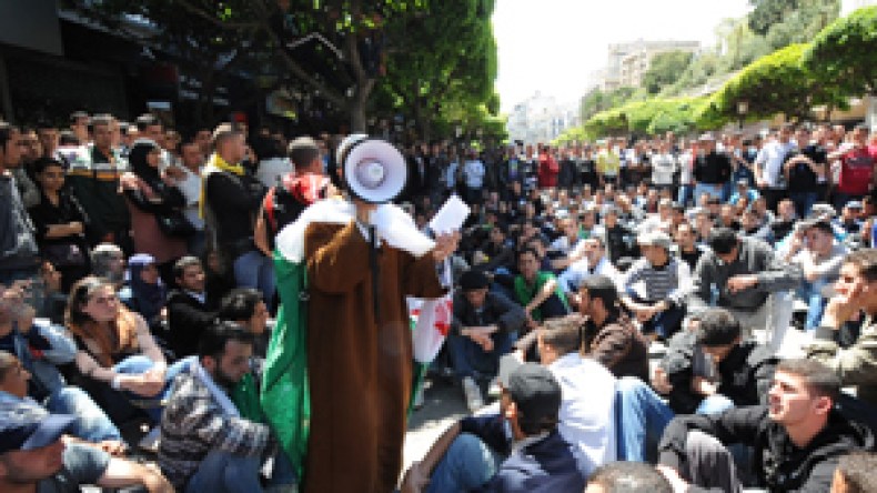 إصابة 8 طلبة و4 من رجال الشرطة في مسيرة أمس