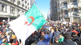 الحراك الشعبي “يفقه” الجزائريين في الدستور
