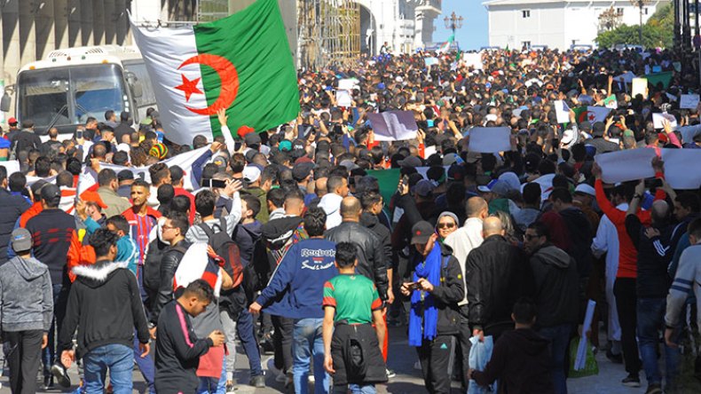 الحراك الشعبي يشغل المواطنين عن التسوق خلال “الصولد” ورمضان