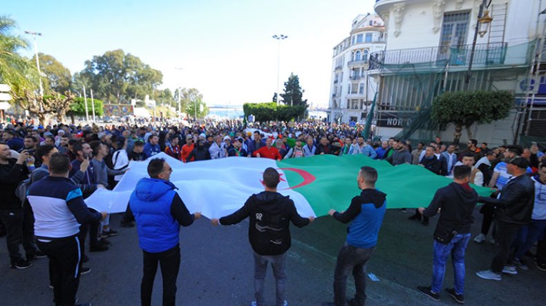 نحن شعب الانتخابات وأبناء فرنسا صانعو التزوير