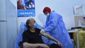 الوزير الأول يكسر عقدة الخوف ومسنون في مقدمة الصفوف