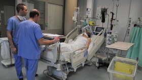 عمال الصحة يطالبون بإلغاء ضريبة الدخل