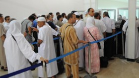 أزمة تذاكر تؤجل رحيل المعتمرين إلى مكة