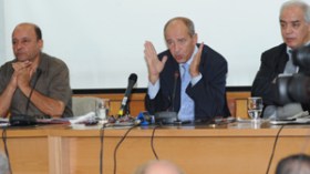 نوارة نجم في الجزائر.. عزمي بشارة يعتذر وبحث في فائدة الشاذلي