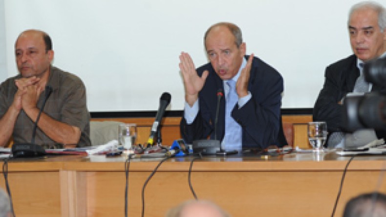 نوارة نجم في الجزائر.. عزمي بشارة يعتذر وبحث في فائدة الشاذلي