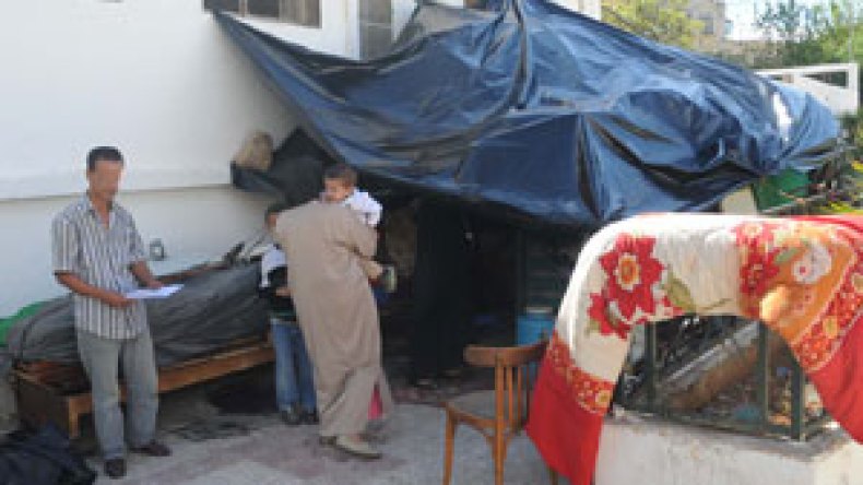 عائلات‭ ‬مطرودة‭ ‬من‭ ‬سكناتها‭ ‬توجه‭ ‬أصابع‭ ‬الاتهام‭ ‬للموثقين‭ ‬والأميار
