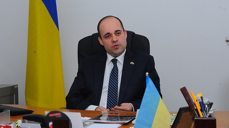 1100 جزائري يدرسون بجامعاتنا.. أعشق القرآن والعربية لغة العلم