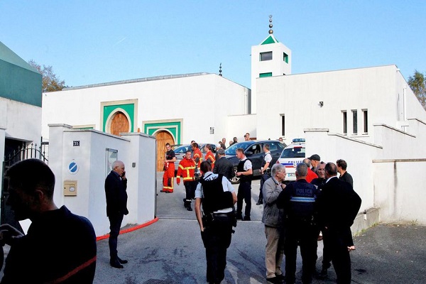 Attaque à la mosquée de Bayonne: Le racisme atteint son apogée en France