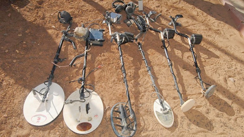 باحثون عن الذهب يستخدمون السحر لتحديد كنوز القبور النوميدية والرومانية بباتنة