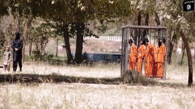 “داعش” ينشر فيديو لإعدام عراقيين بطرق بشعة