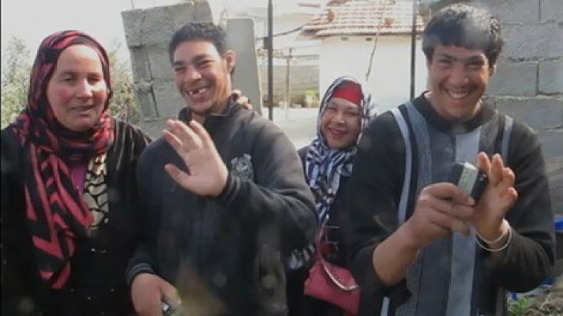 “الشروق” تنقل مأساة عائلة من البويرة.. 4 من أبنائها معوقون ذهنيا 100 %