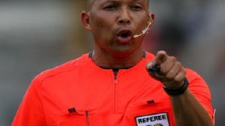 جيروم‭ ‬دامون‭ ‬لتحكيم‭ ‬لقاء‭ ‬الخضر‭ ‬مع‭ ‬أنغولا