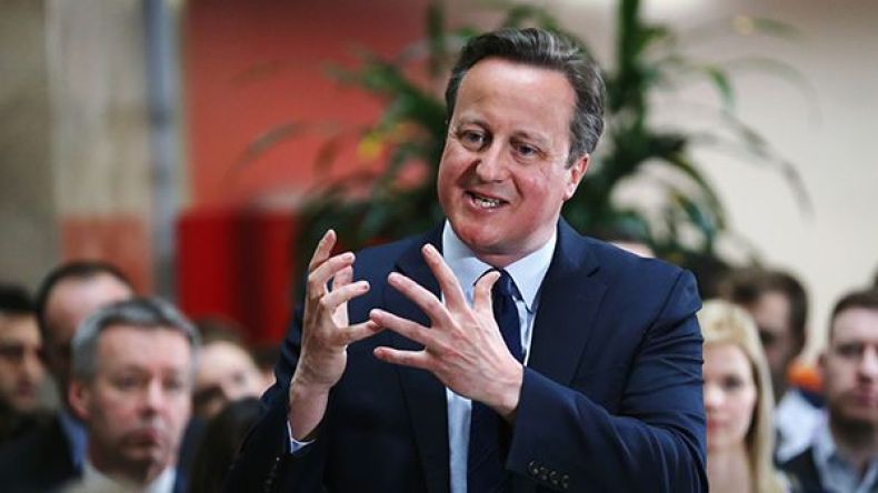 كاميرون يقر بأنه أساء التعامل مع قضية “وثائق بنما”