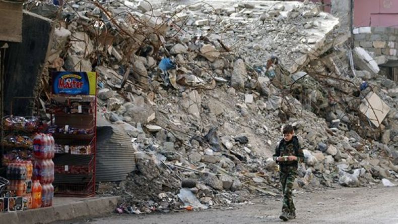 مقتل تسع طالبات في قصف لـ”داعش” على مدرسة شرق سوريا