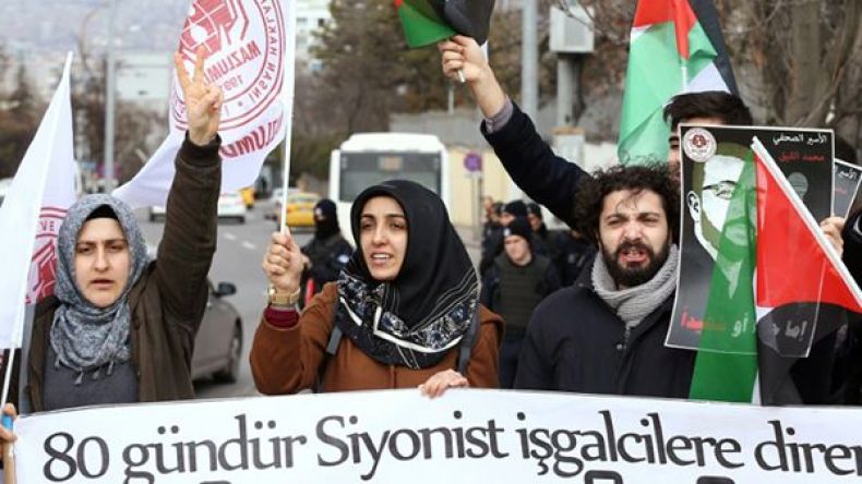 أكثر من 700 فلسطيني رهن الاعتقال الإداري لدى الاحتلال