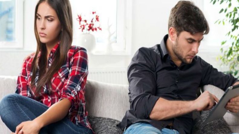 زوجك يهملك.. إليك الحل؟!