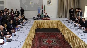 الليبيون يتفقون على تشكيل حكومة وحدة وطنية