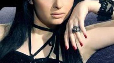 Diana Karazon films new clip