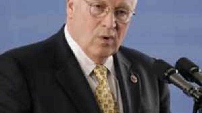 تشيني يأمل في لعب دور رجل المطافئ في الشرق الأوسط