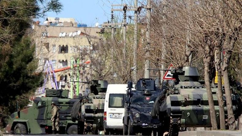 مقتل ثلاثة من الشرطة التركية في هجوم جنوبي شرق البلاد