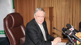 ولد عباس: انتظروا مفاجآت الأسبوع المقبل