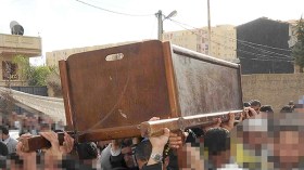 جزائريون يحضرون جنازتهم ويعودون من الموت!