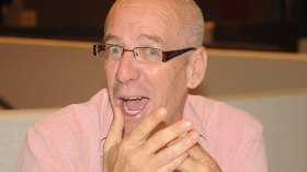 “أنا أول من أسس للكاميرا الخفية الخاصة بالفنانين”!