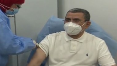 Abdelaziz Djerad, premier responsable algérien à être vacciné