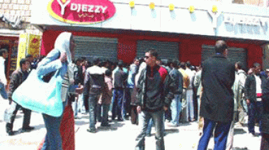 Les opérateurs de téléphonie mobile rejettent la responsabilité des augmentations