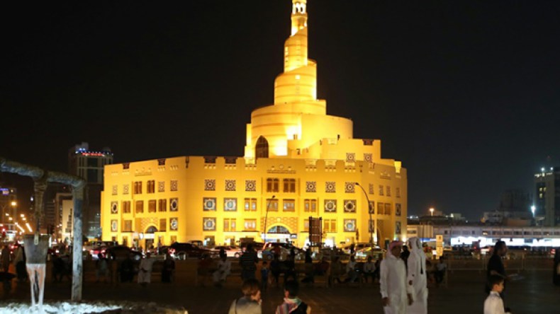 البحرين تحذر وسائل إعلامها من نشر آراء مؤيدة لقطر