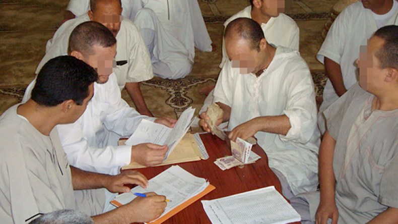 أئمة يجمعون الزكاة “تحت الطاولة”