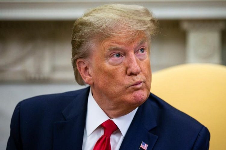 Donald Trump poursuit John Bolton pour empêcher son livre de paraître