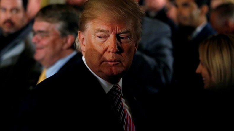 ممثلة إباحية تريد رد 130 ألف دولار إلى ترامب!