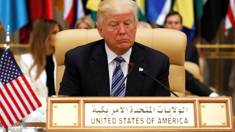 إيران تتهم أمريكا بنشر الخوف منها وتسليح “إرهابيين خطرين”